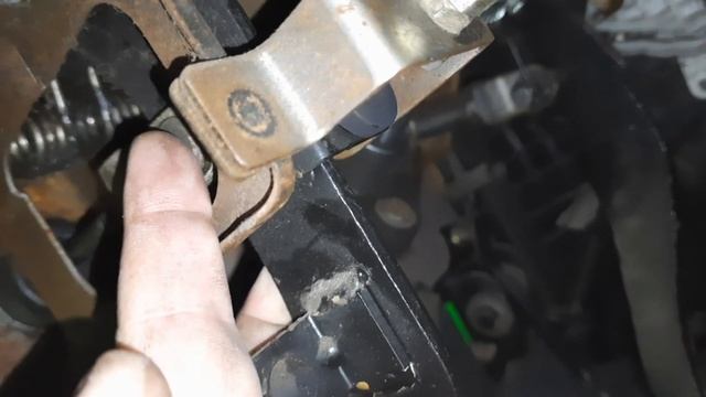 Проваливается педаль сцепления не включаются передачи замена главного цилиндра сцепления сенс