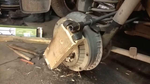 Снятие прикипевших тормозных барабанов Нива шевроле