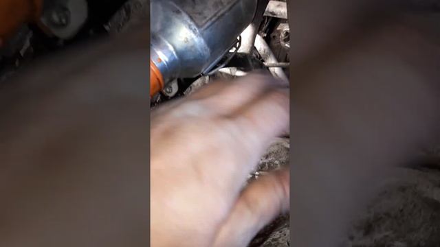 снятие стартера нива шевроле с кондиционером, и с тепловым экраном.