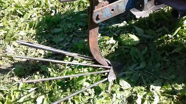 Копаем картошку картофелевыкапывателем для мотоблока