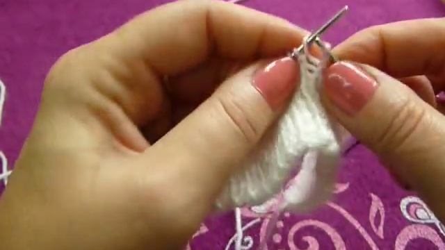 1-Шапочка-шлем спицами на ребенка около года и более