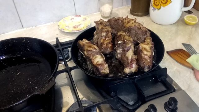 Седло барашка. Стейк из баранины. Как приготовить сочный стейк. Жареная баранина.