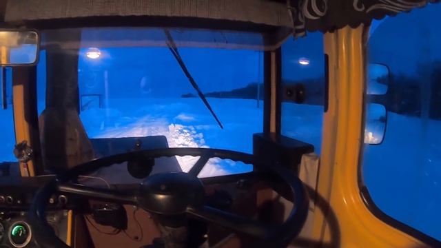 Трактор Кировец. Выезжаю на расчистку дорог от снега.