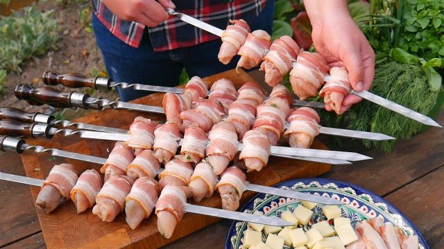 Сочный ШАШЛЫК из КУРИЦЫ. Куриная ГРУДКА на МАНГАЛЕ. ENG SUB.