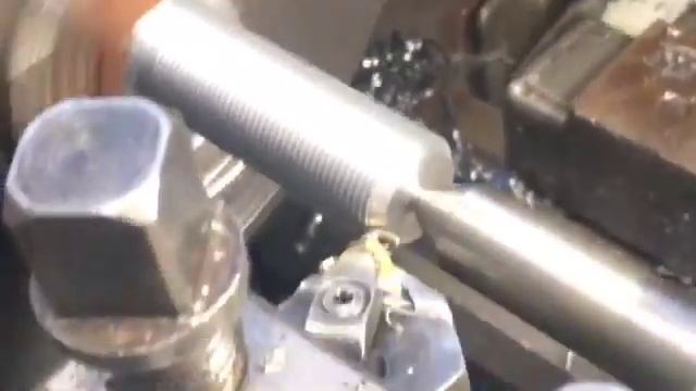Нарезание резьбы на токарном станке 16К20