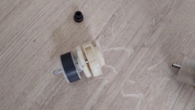 Проверить тепловой насос посудомоечной машины. Циркуляционный насос посудомойки. Ошибки по насосу.