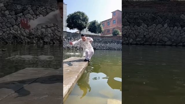 风霜压我两三年 心中早已无怨言 总有人间一两风 填我十万八千梦 岁月磨我少年志 时光凉我善良心！...