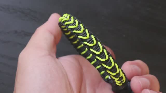 Браслет из паракорда