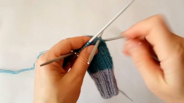 Вязаные носки для собаки