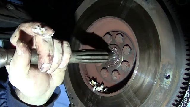 КАК ЗАМЕНИТЬ ПОДШИПНИК МАХОВИКА БЕЗ СЪЕМНИКОВ !!!!!!!СВОИМИ РУКАМИ.