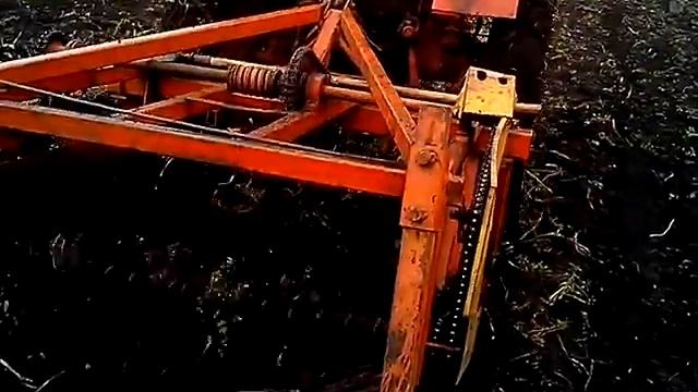 Работа с картофель копалкой КБН 2 на Т25