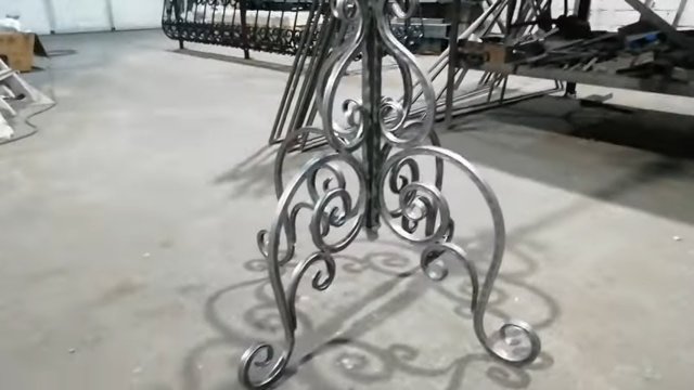 Холодная ковка из профильной трубы! Кованая вешалка.