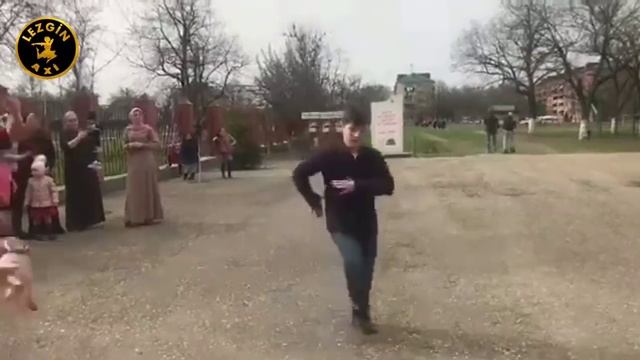 МАЛЕНЬКИЙ ЧЕЧЕНЕЦ ВЗОРВАЛ ТАНЦПОЛ ЛЕЗГИНКА 2018 ЧЕЧЕНСКИЙ ЛОВЗАР