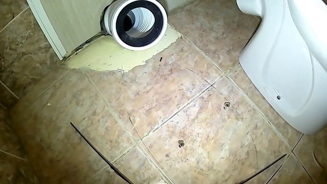 Легкий, быстрый и надежный способ установки нового унитаза на старую плитку.