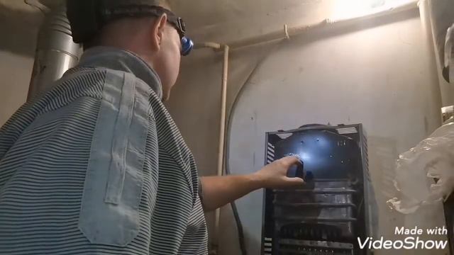 Газовая колонка. Чистка газовай колонки. Замена батареек. Чистим от пыли и  копоти газовую колонку