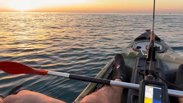 Первый тест эхолота Garmin Striker Vivid 4cv . Жарю шашлыки на красивом озере .