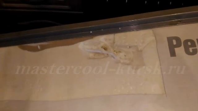 Холодильник Bosch.  Намерзает шишка на стенке ХК