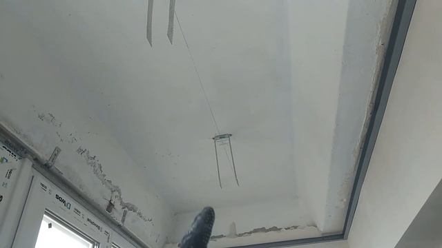 Потолок из пластиковых панелей на балконе. Наглядно и подробно