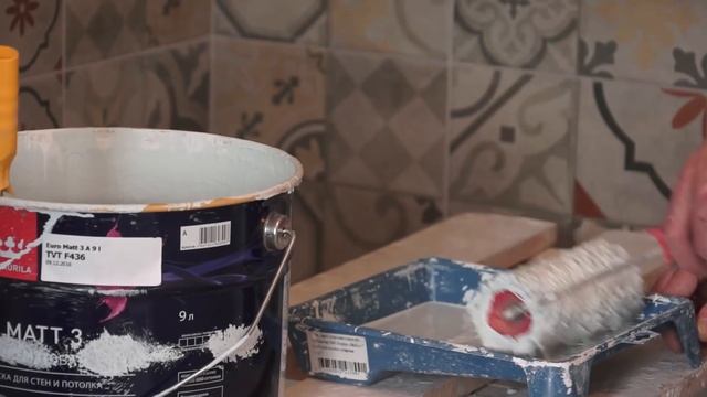 Как правильно красить флизелиновые обои?