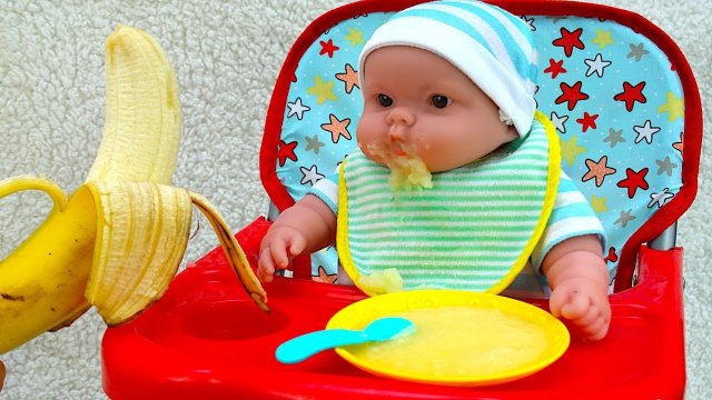 Кукла Пупсик Кушает Банан и Картофельное пюре Мультик Игрушки для девочек