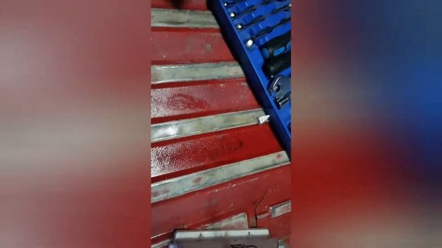 Замена топливного фильтра на Ниссан Жук.