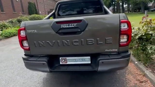 Toyota Hilux Invincible 2.8 Auto