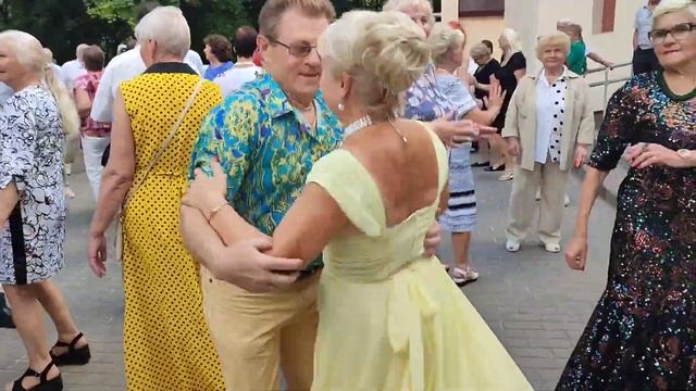 3.07.23г..."Танцуют Ножки"...в Гомельском парке на танцполе...