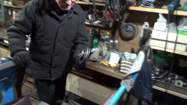Самодельный бортоповоротный минитрактор и бензоциркулярка
