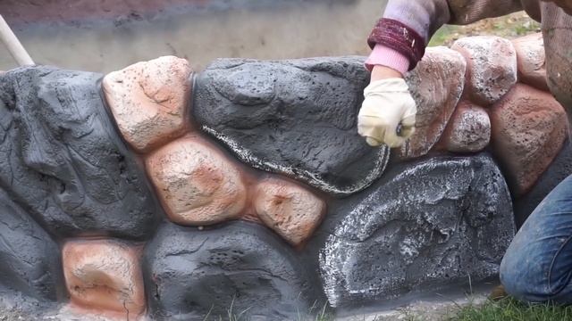 Красим клумбу. Декоративный камень из бетона.