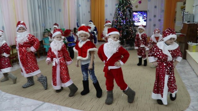 Танец Дедов Морозов. Подшивал Дед валенки. Старшая группа. 2022