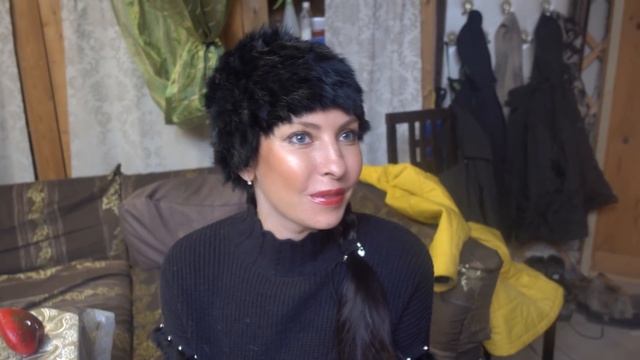 Юрта с русский печкой. Семья прожила уже 5 лет в юрте