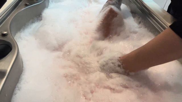 ソフトなBOXスポンジ✖️リサイクル♻️洗剤でアワ泡🫧　Soft sponge ✖️ Recycle ♻️ Squeeze with detergent