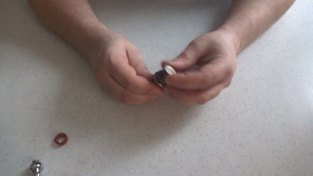 Ремонт крана для питьевой воды.