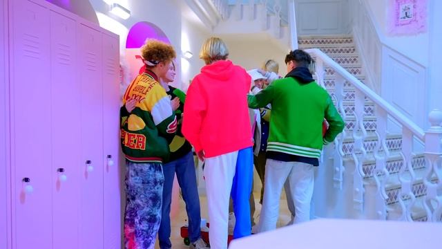 ДИАНА ПОКАЗАЛА СВОЮ КОЛЛЕКЦИЮ ОДЕЖДЫ LADY BUNNY!!!! КАК ВЫГЛЯДИТ ОДЕЖДА ОТ ДИАНЫ!!!