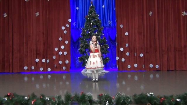 Эльза Морозова - "Елочке не холодно зимой!"