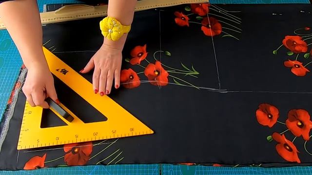 Как сшить платье оверсайз без выкройки. Раскрой платья сразу на ткани.mp4