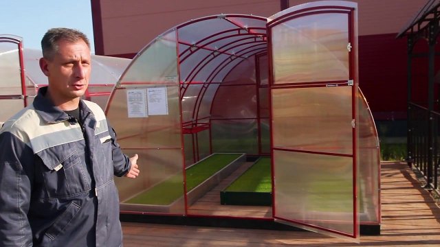 Выставка  теплиц от компании  "Завод 54 сотки"