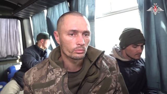 Пленные военнослужащие ВСУ поговорили с родными и посмотрели на жизнь в освобожденном городе
