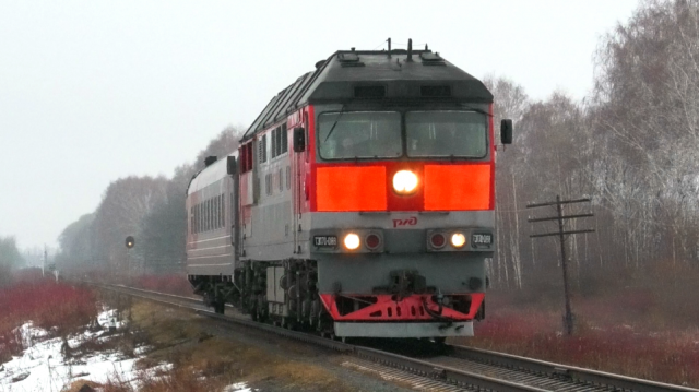 ТЭП70-0188 с пригородным поездом Егоршино — Тавда