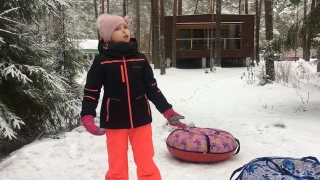 Поездка на турбазу Аврора под Лугой. Катание на ватрушках, зимние велики, красивый зимний лес и....