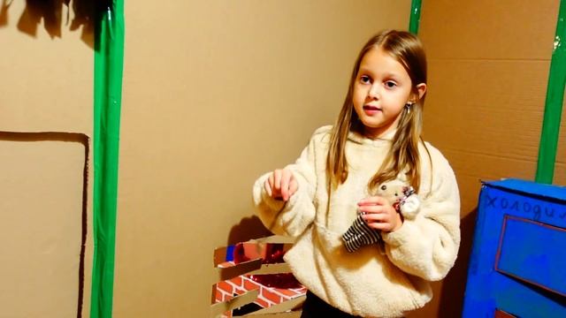 ПОБЕГ ИЗ КАРТОННОЙ ТЮРЬМЫ!