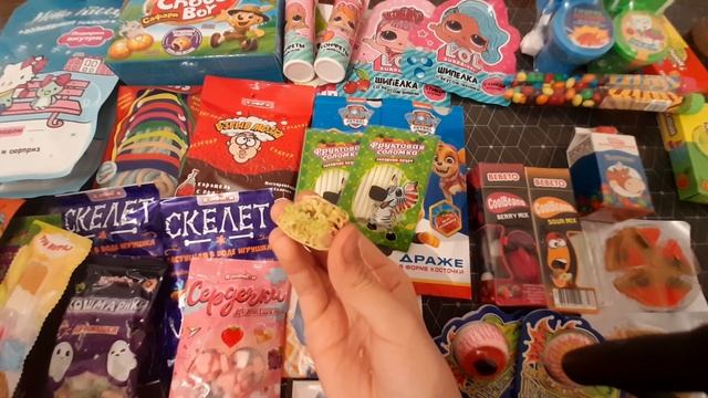 распаковка сладостей