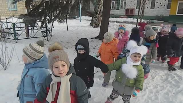 НАШ ДЕТСКИЙ САД. На прогулке в январе
