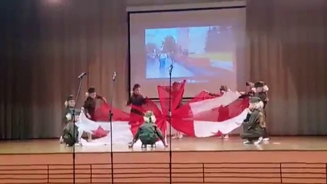 К 9 мая Танец с пятью полотнами "Над поклонной горой"