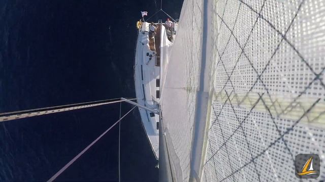 Уборка парусов на яхте — урок 11 | Школа яхтинга Sailing Time