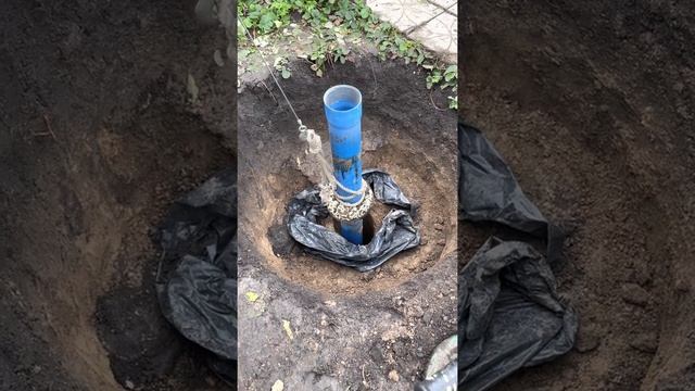 Достатём обсадную трубу (пластик) из скважины