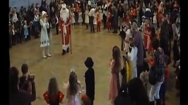 НОВОГОДНИЙ УТРЕННИК с  "PARTY MIX" и клубом "Детский мир".