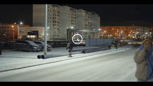 Проныра нашел способ остаться наедине с девушкой! Реклама Starline