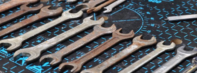 Органайзер из говна и палок. Органайзер в гараж для рожковых ключей..mp4