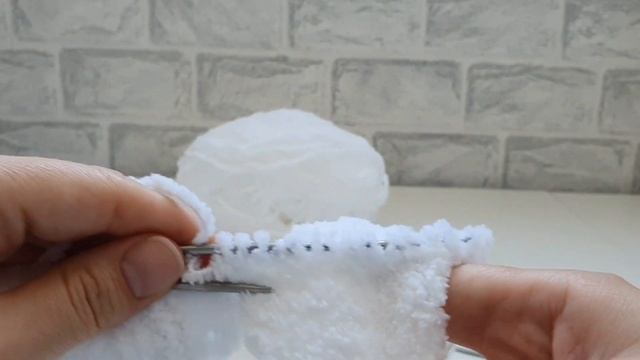 Шапочка из плюшевой пряжи